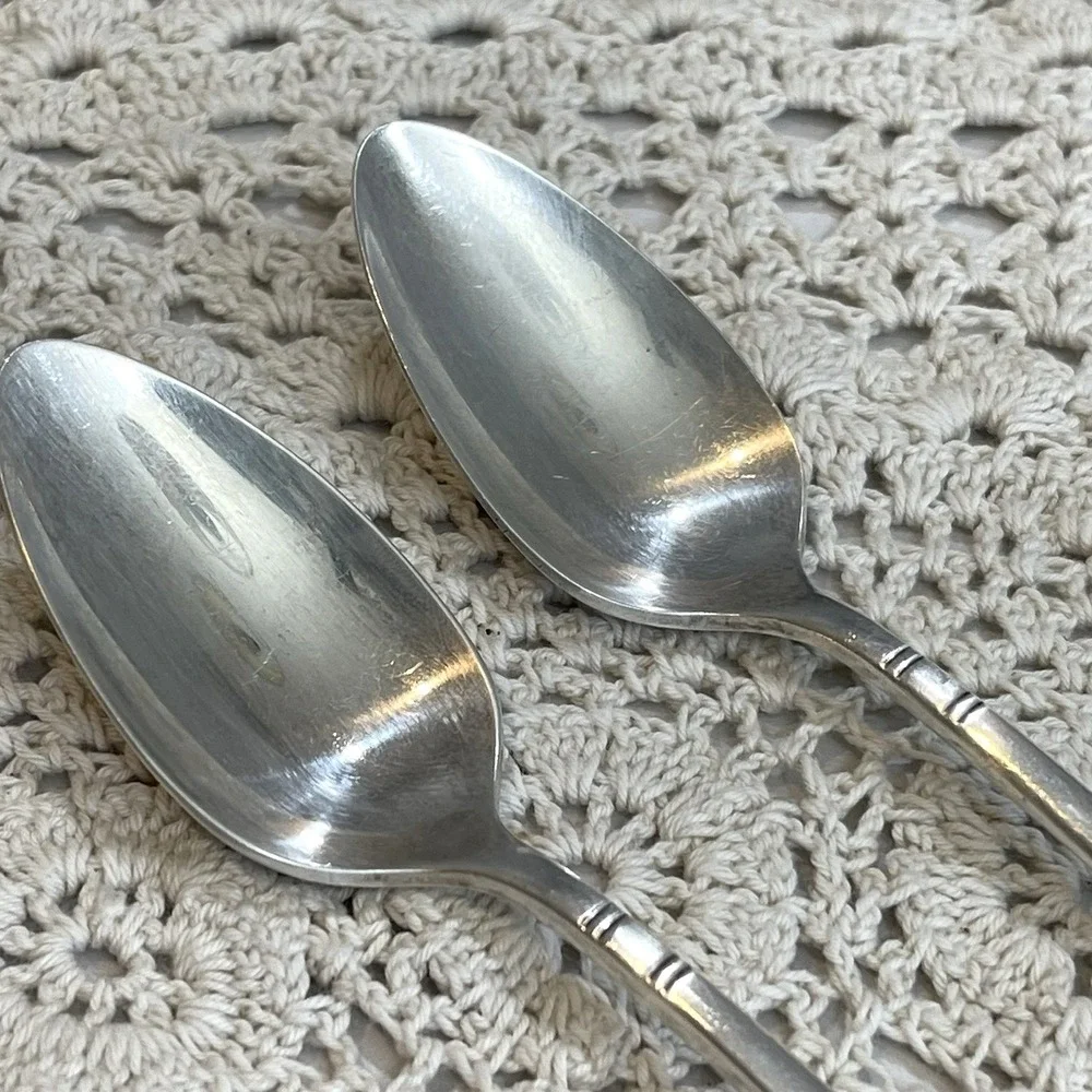 Oneida Community Lady Hamilton Silverplate Teaspoons 1932 Vintage Spoon Lot Of 2